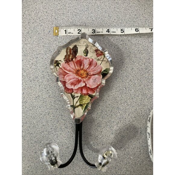 Pier 1 Lucite Acrylic Double Hook Wall Mount Floral Decretive Shabby Chic Beauti - Picture 6 of 6